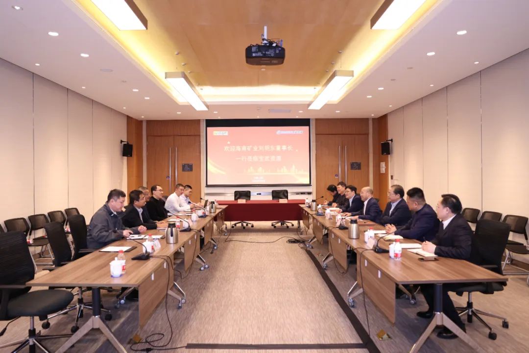 新利在线平台-新利在线官网
与宝武资源签订战略合作协议 全年供应130万吨铁矿石2.jpg