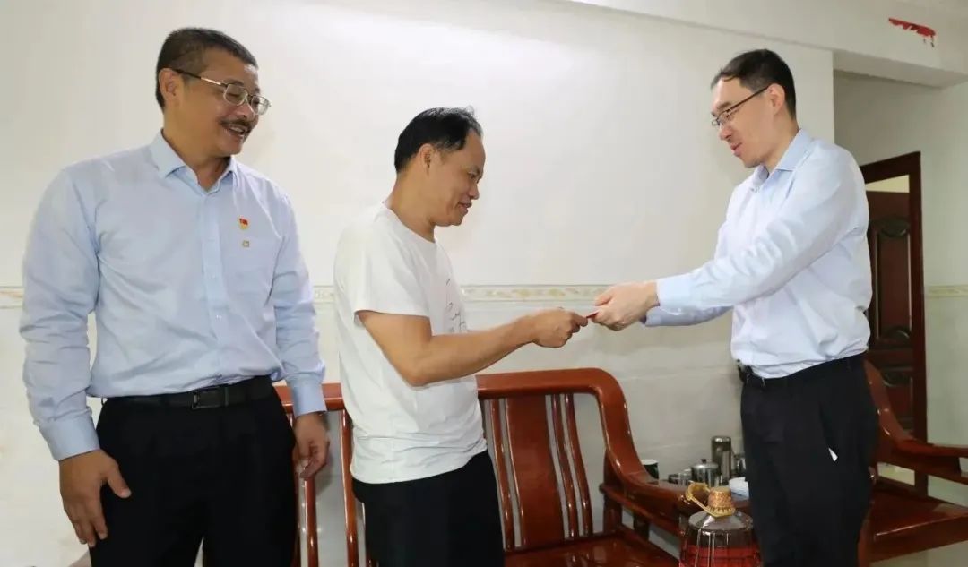 新利在线平台-新利在线官网
开展新春慰问“送温暖”活动5.jpg