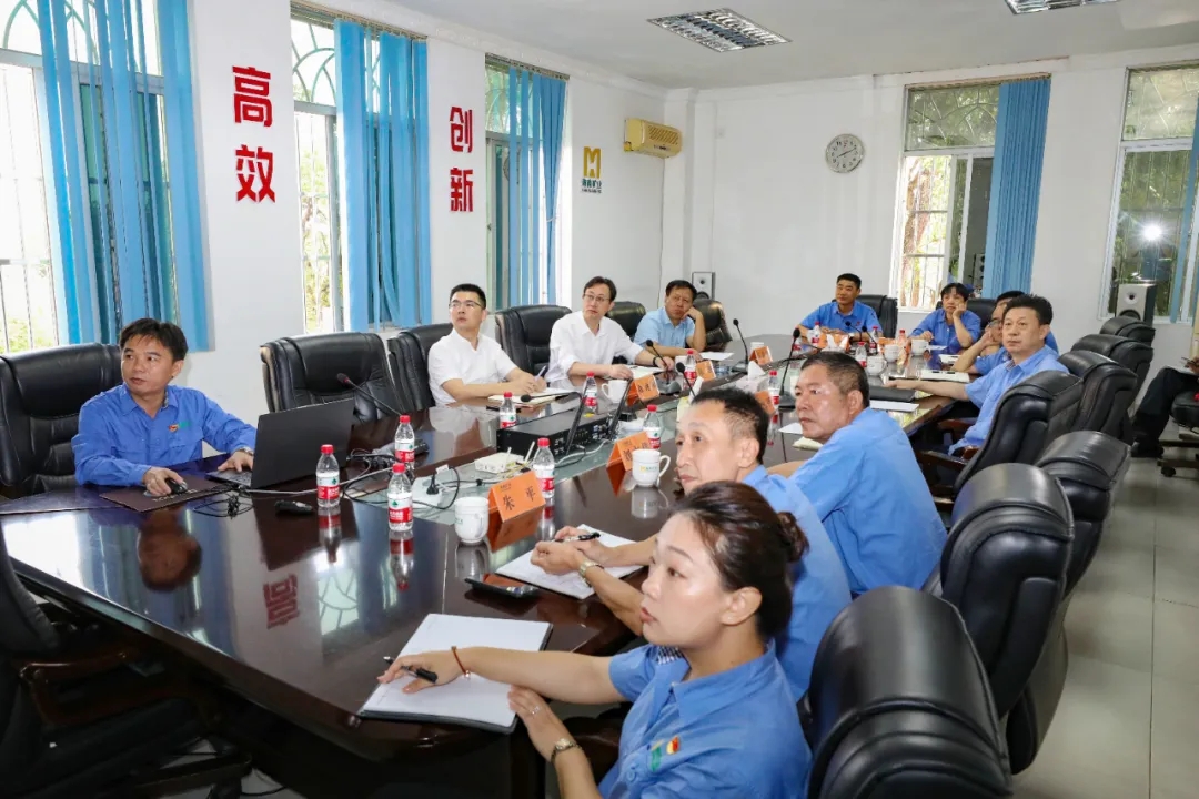 海南省总工会副主席陈波一行到新利在线平台-新利在线官网
调研指导1.webp.jpg