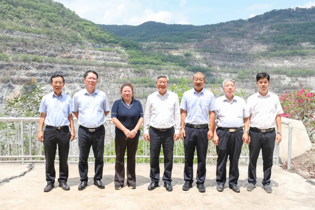 海南省政协主席李荣灿到新利在线平台-新利在线官网
调研1_副本.jpg