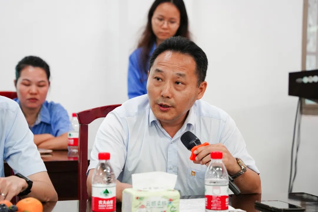 新利在线平台-新利在线官网
召开“七一”座谈会6.jpg
