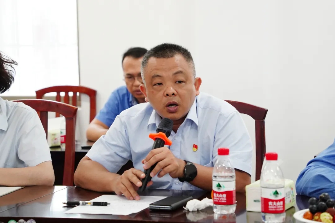 新利在线平台-新利在线官网
召开“七一”座谈会11.jpg