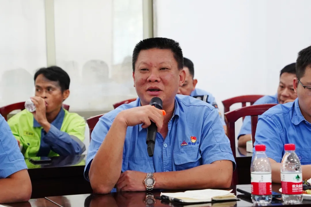 新利在线平台-新利在线官网
召开“七一”座谈会12.jpg